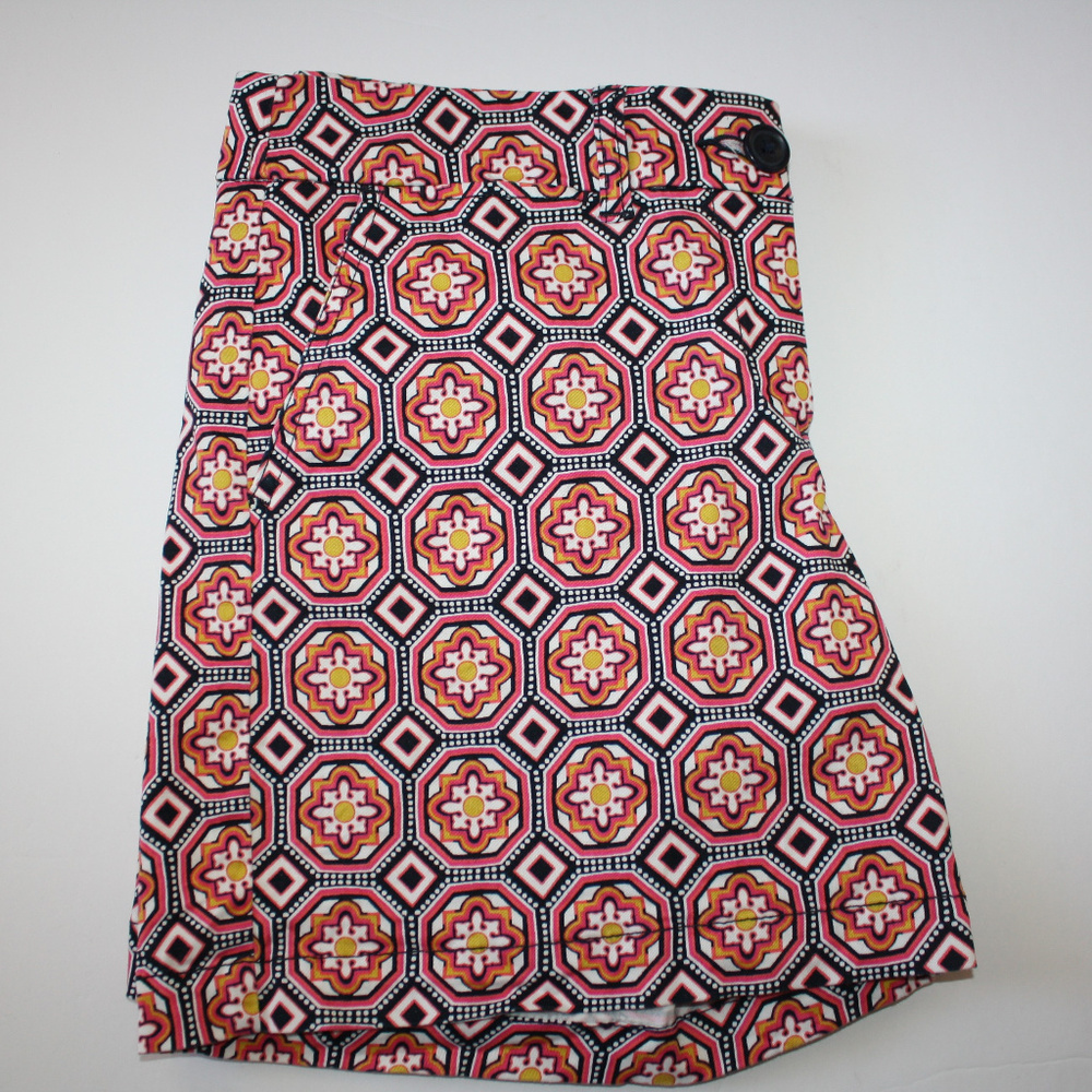 Crown & Ivy Shorts Size 6 Geometric Navy Coral